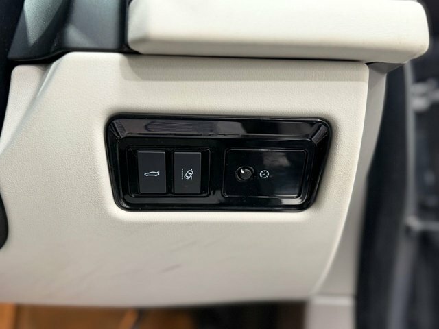 Jaguar XF R-dynamic Se Black White #40