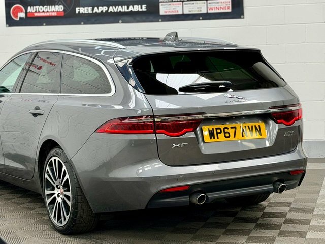 Jaguar XF R-dynamic Se Black White #20
