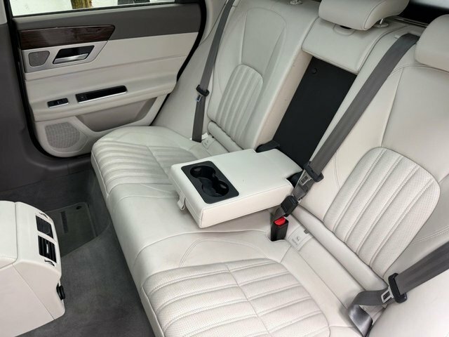 Jaguar XF R-dynamic Se Black White #26