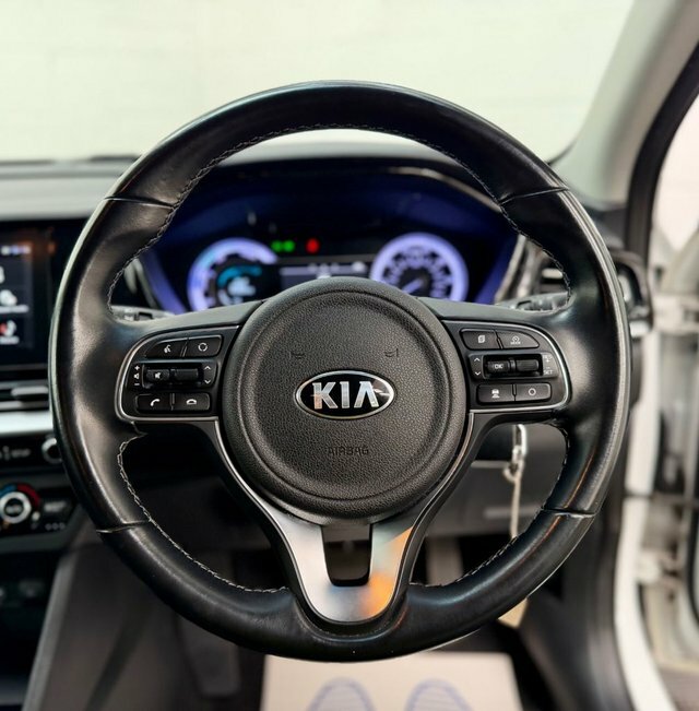 Kia Niro 2 White #25