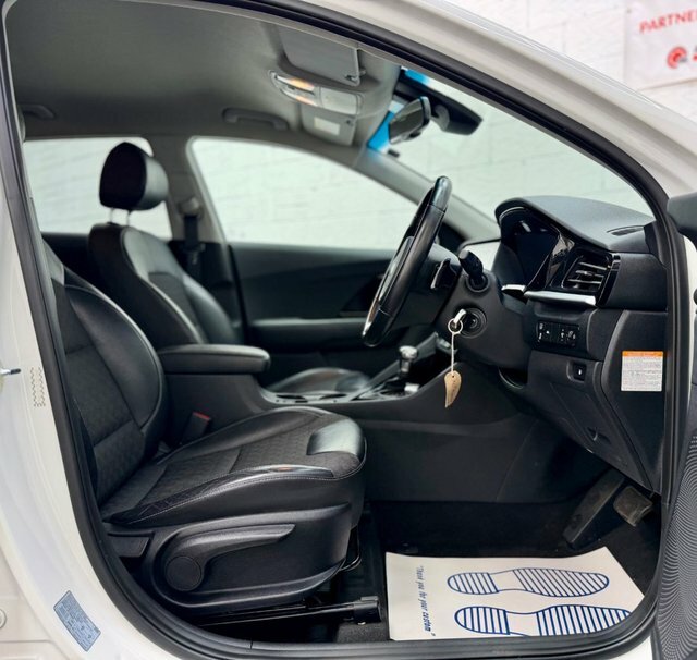 Kia Niro 2 White #19