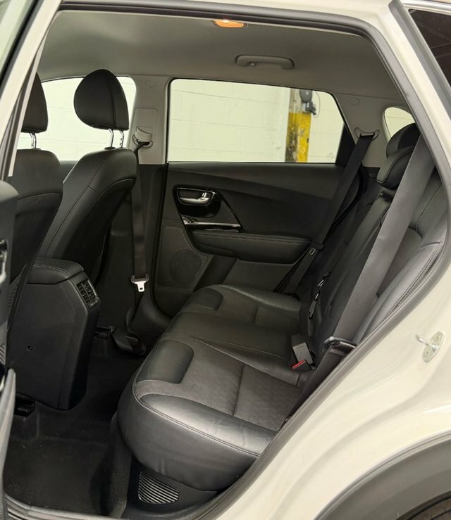 Kia Niro 2 White #22