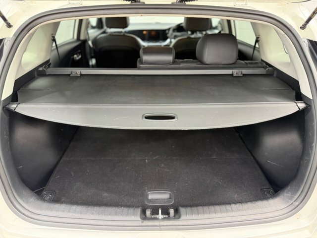 Kia Niro 2 White #16
