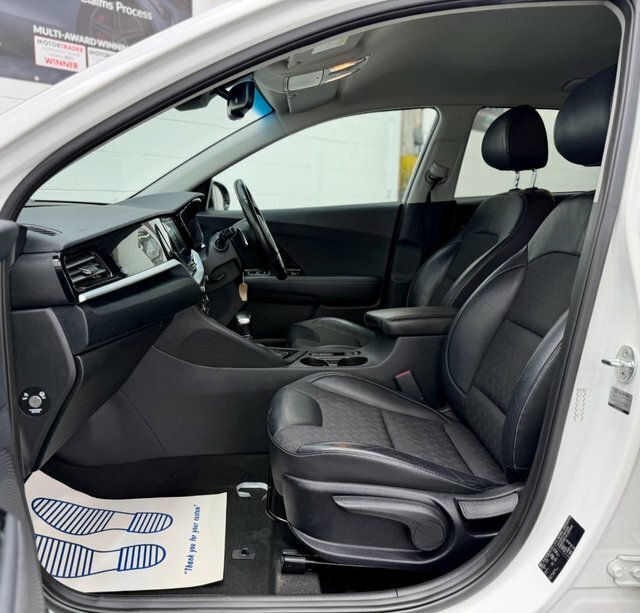 Kia Niro 2 White #21