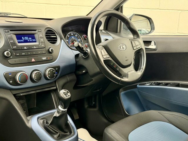 Hyundai I10 1.2 Premium Hatchback Euro 5 87 White #2