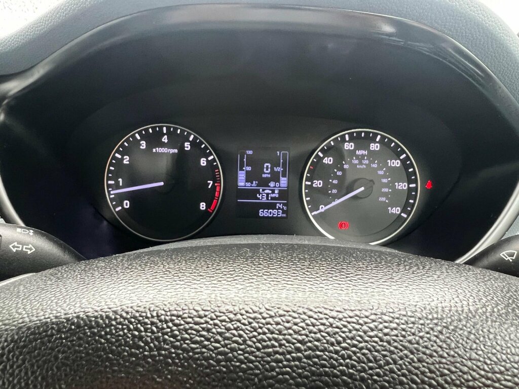 Hyundai I20 I20 Premium Mpi Red #35