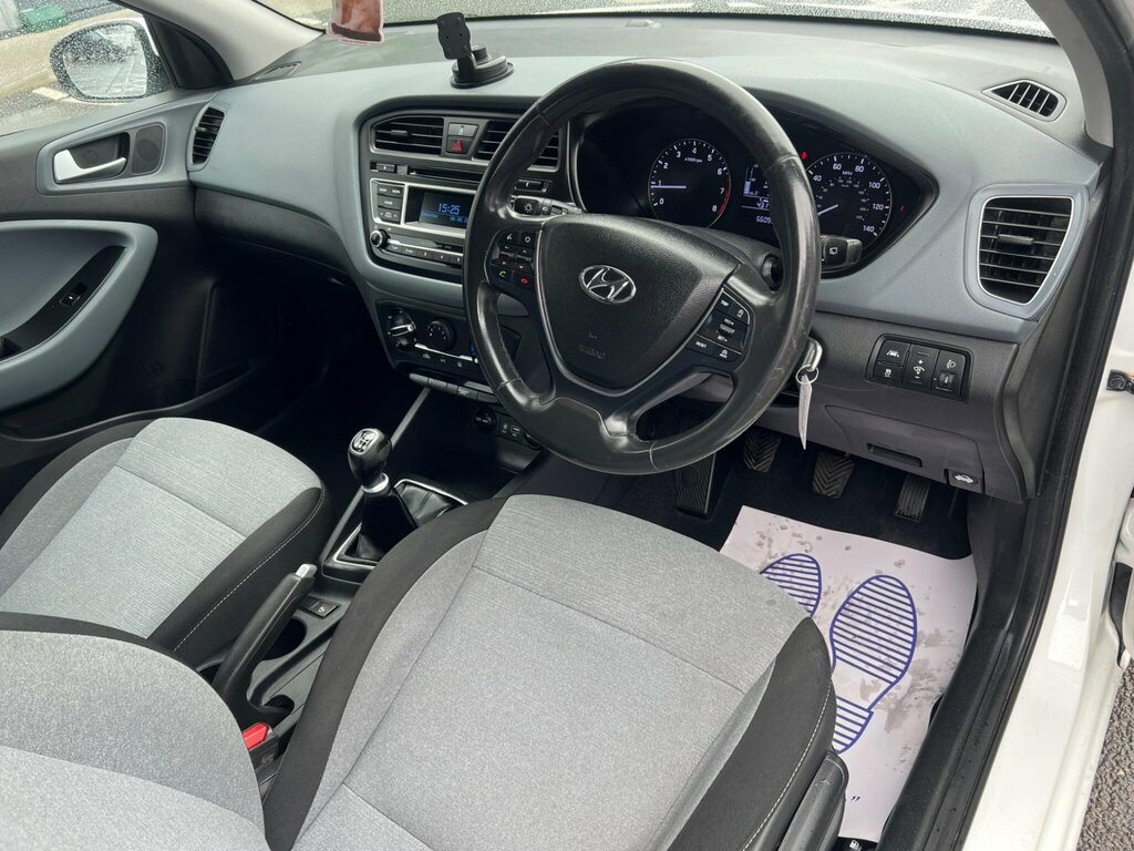 Hyundai I20 I20 Premium Mpi Red #10