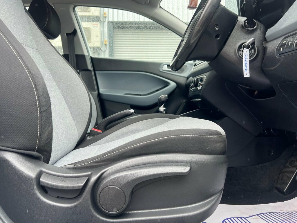 Hyundai I20 I20 Premium Mpi Red #12