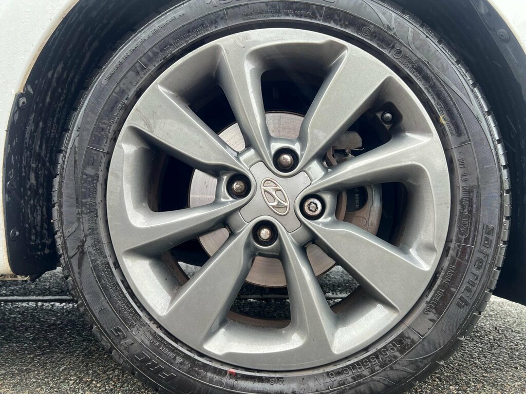 Hyundai I20 I20 Premium Mpi Red #44