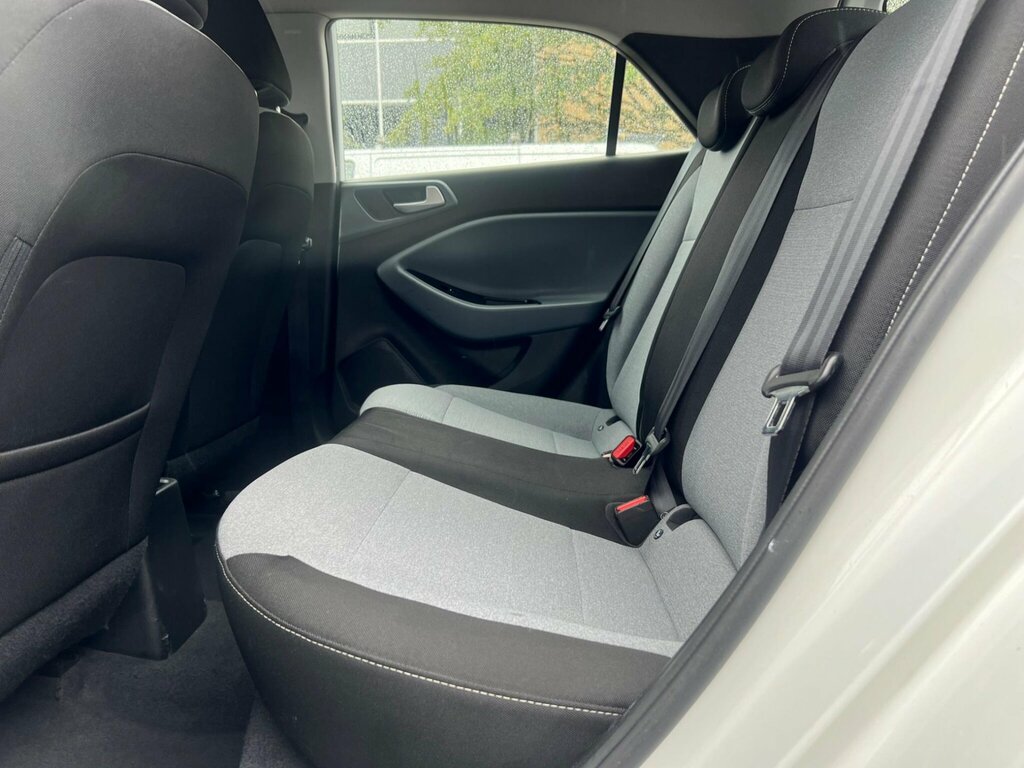 Hyundai I20 I20 Premium Mpi Red #15
