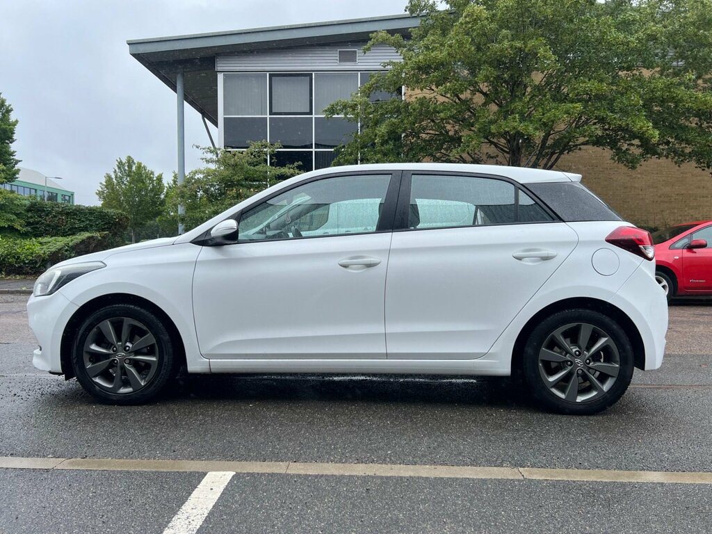 Hyundai I20 I20 Premium Mpi Red #5