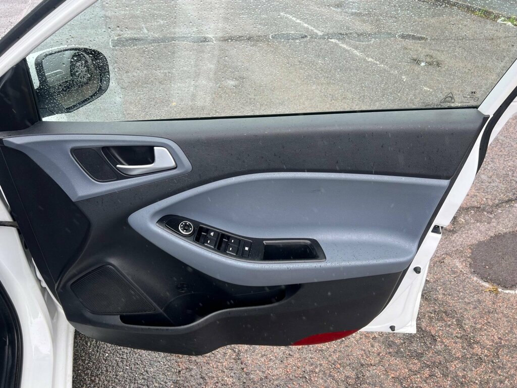 Hyundai I20 I20 Premium Mpi Red #19
