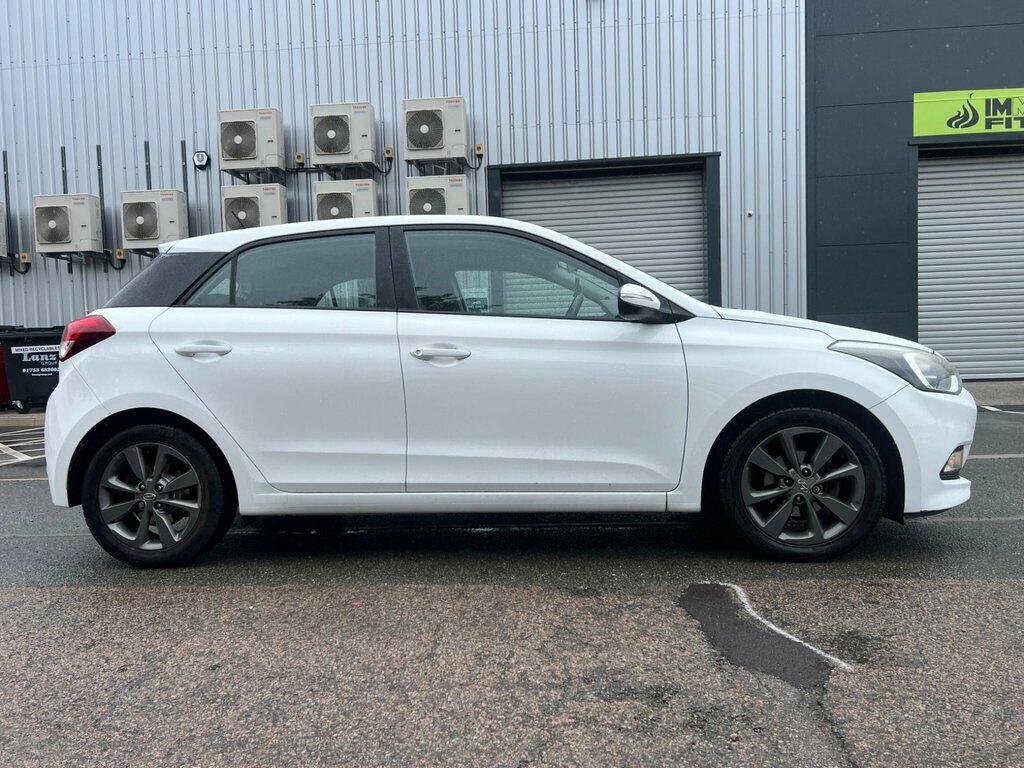 Hyundai I20 I20 Premium Mpi Red #9