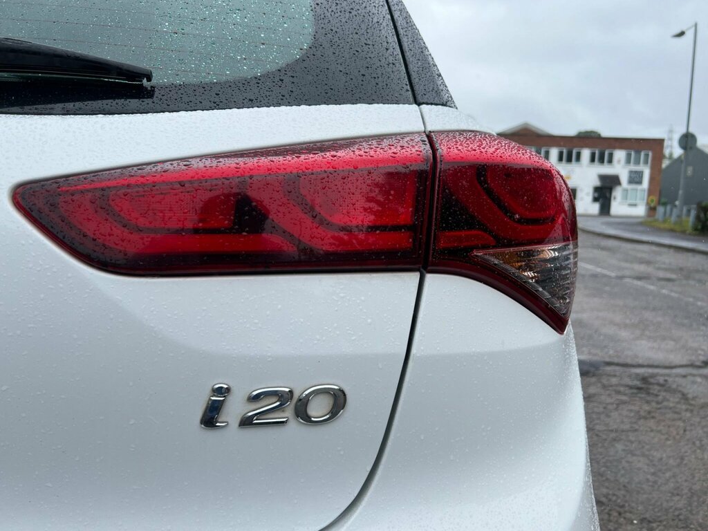 Hyundai I20 I20 Premium Mpi Red #17