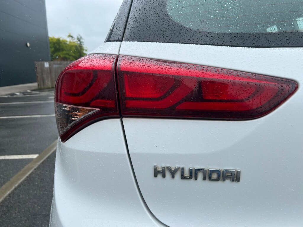 Hyundai I20 I20 Premium Mpi Red #16
