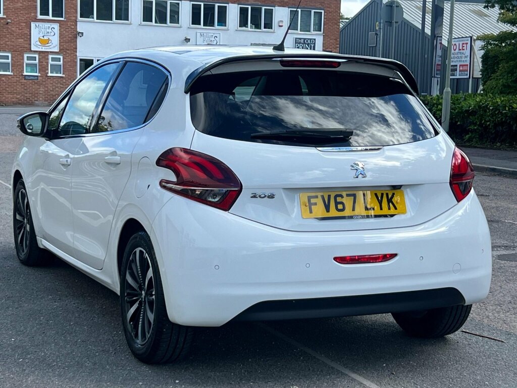 Peugeot 208 1.2 Puretech Allure Premium Euro 6 Ss FV67LYK White #6