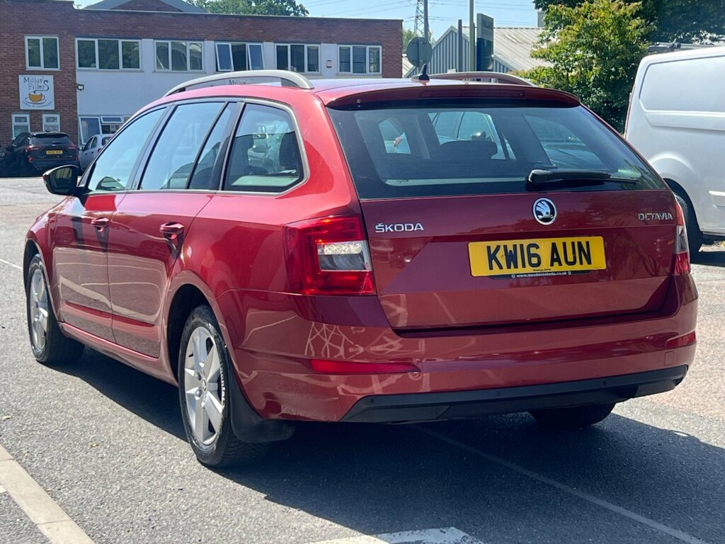 Skoda Octavia 1.6 Tdi Se Business Dsg Euro 6 Ss Red #6