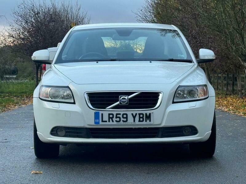 Volvo S40 2.0D Se Lux Powershift White #2