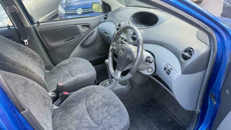 Toyota Yaris Variant Cdx Red #9