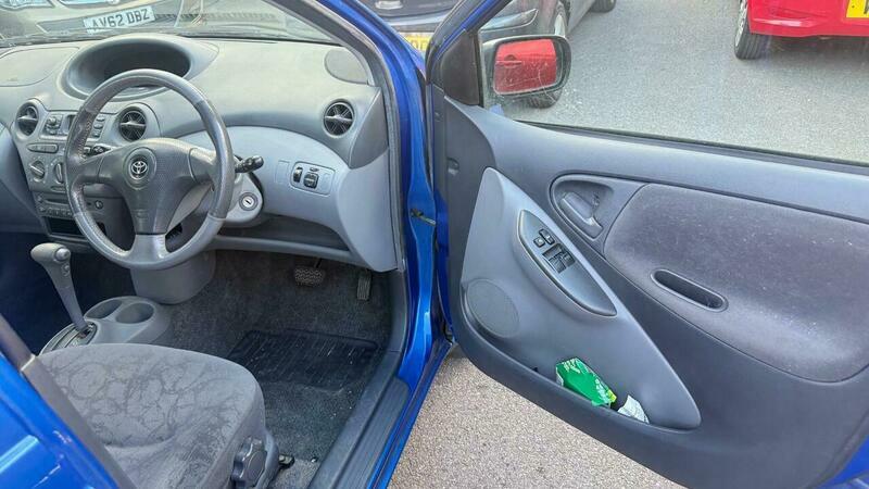 Toyota Yaris 1.3 Vvt-i 16V Cdx #6