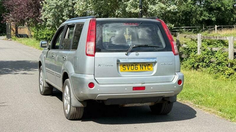 Nissan X-Trail 2.5I Aventura #4