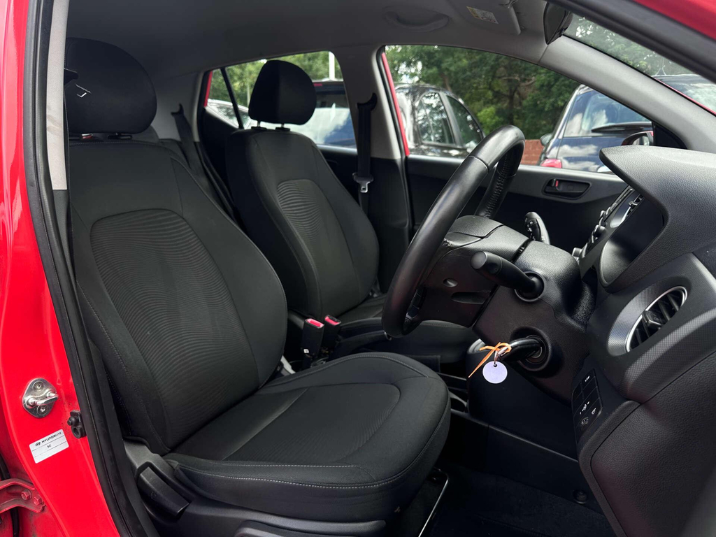 Hyundai I10 1.0 Se DV19LAE Red #4