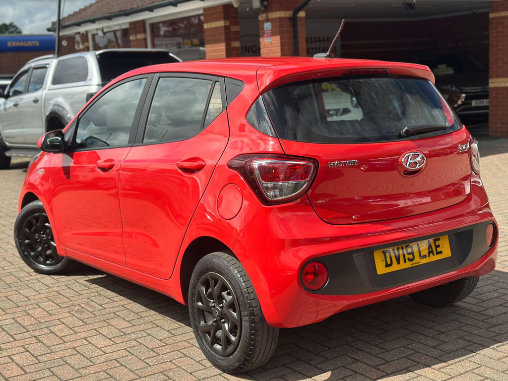 Hyundai I10 1.0 Se DV19LAE Red #3