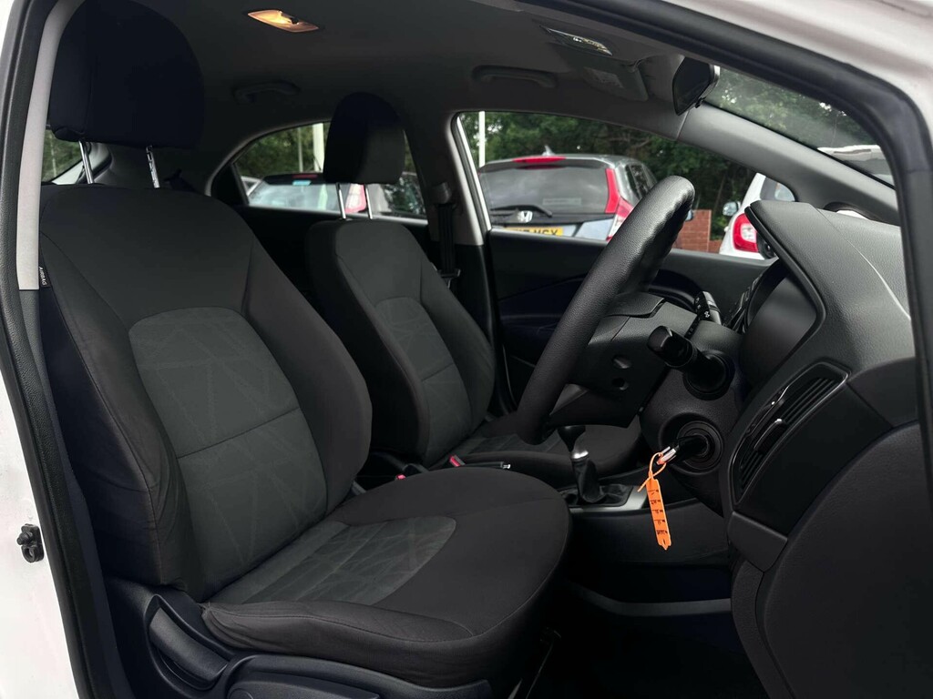 Kia RIO 1.2 1 Air White #4