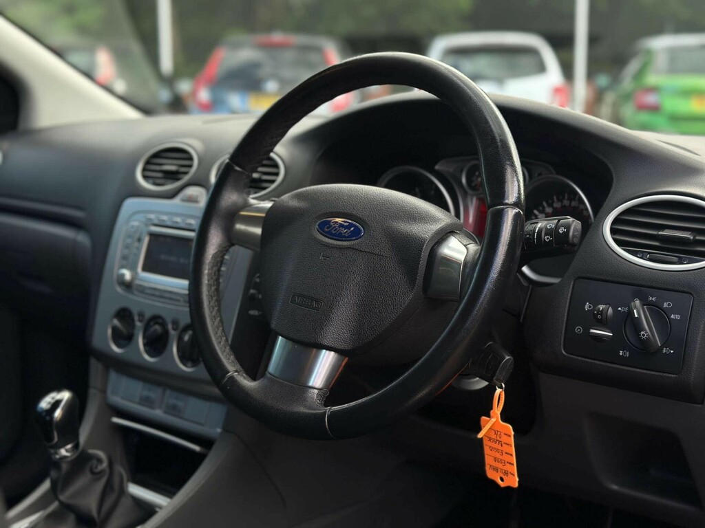 Ford Focus 1.6 Sport #2