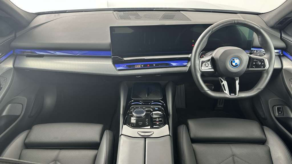 BMW i5 I5 Edrive40 M Sport Pro Saloon KP75NBE #4