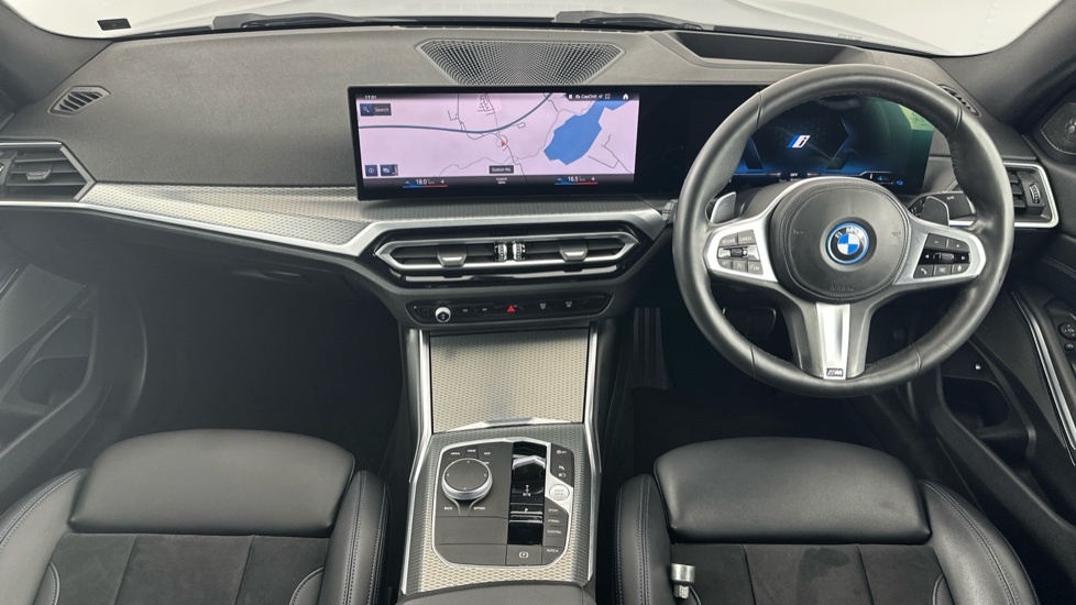 BMW 3 Series 330E M Sport Saloon KP72CZY #4