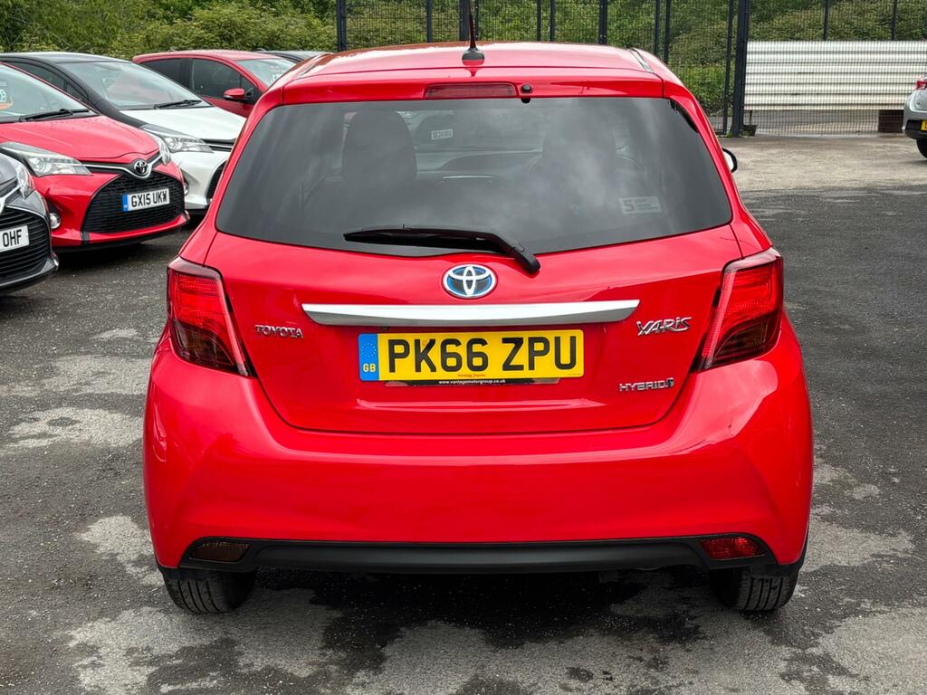 Toyota Yaris 1.5 Vvt-h Icon E-cvt Euro 6 PK66ZPU Red #5