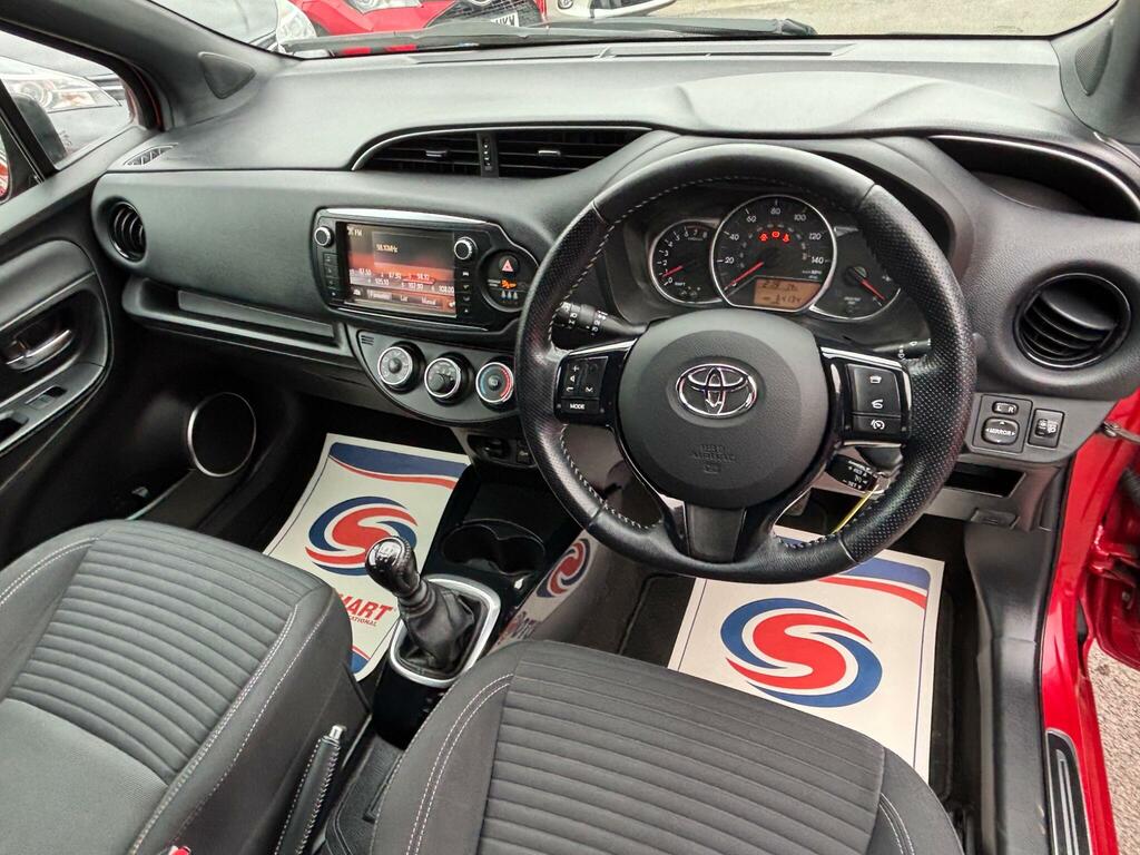 Toyota Yaris 1.33 Dual Vvt-i Design Euro 6 PN16TAU Red #4