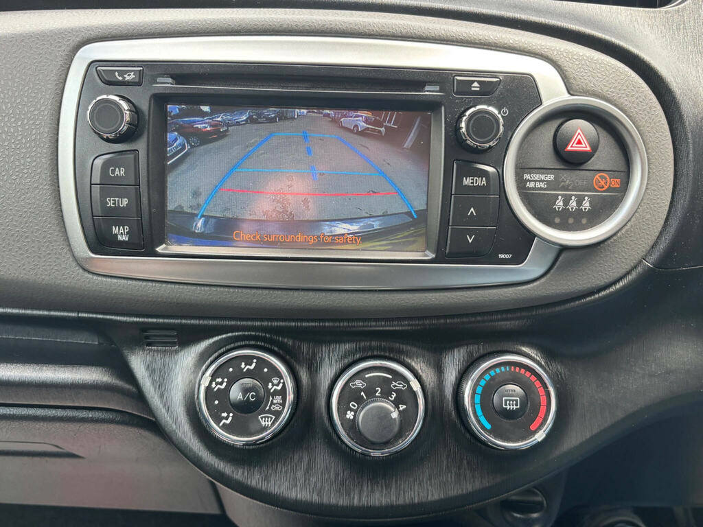 Toyota Yaris Hatchback Blue #8