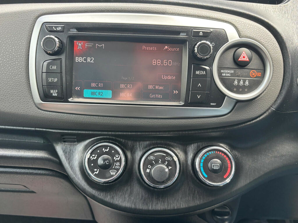 Toyota Yaris Hatchback Blue #43