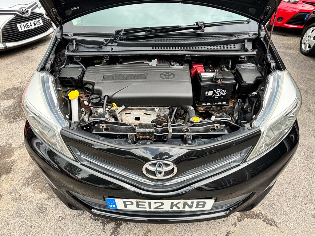 Toyota Yaris Hatchback Blue #66