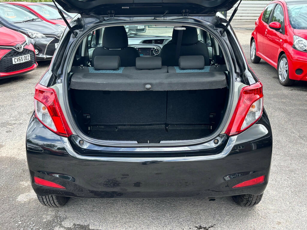Toyota Yaris Hatchback Blue #38