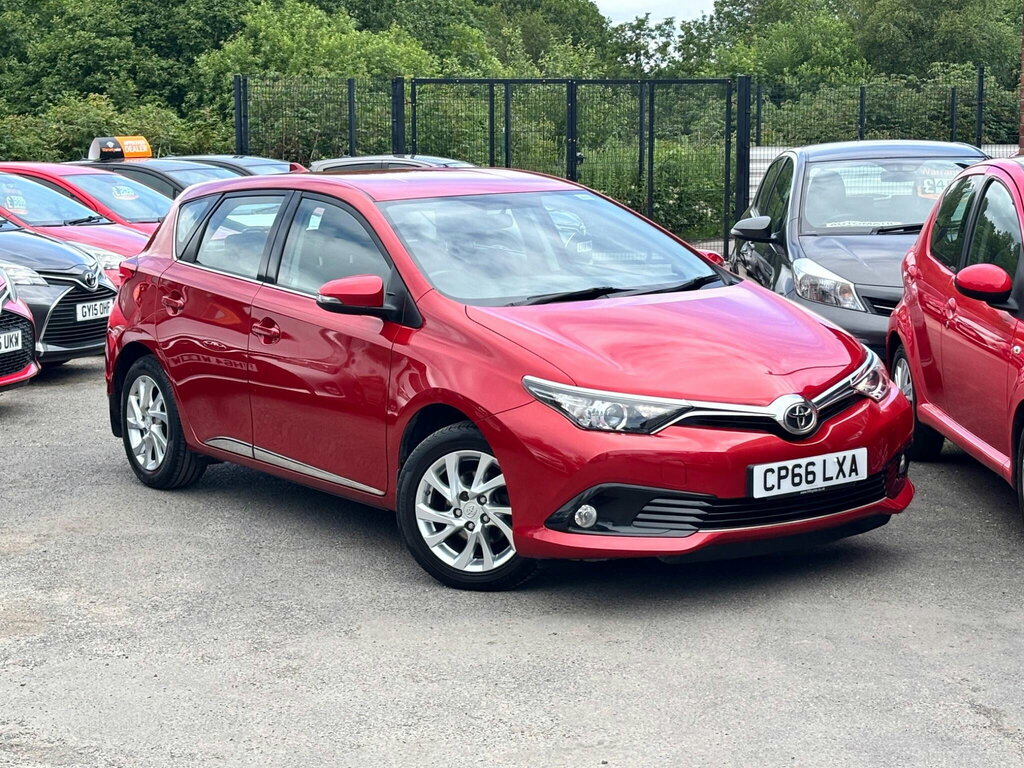 Toyota Auris 1.2 Vvt-i Icon Euro 6 Ss Red