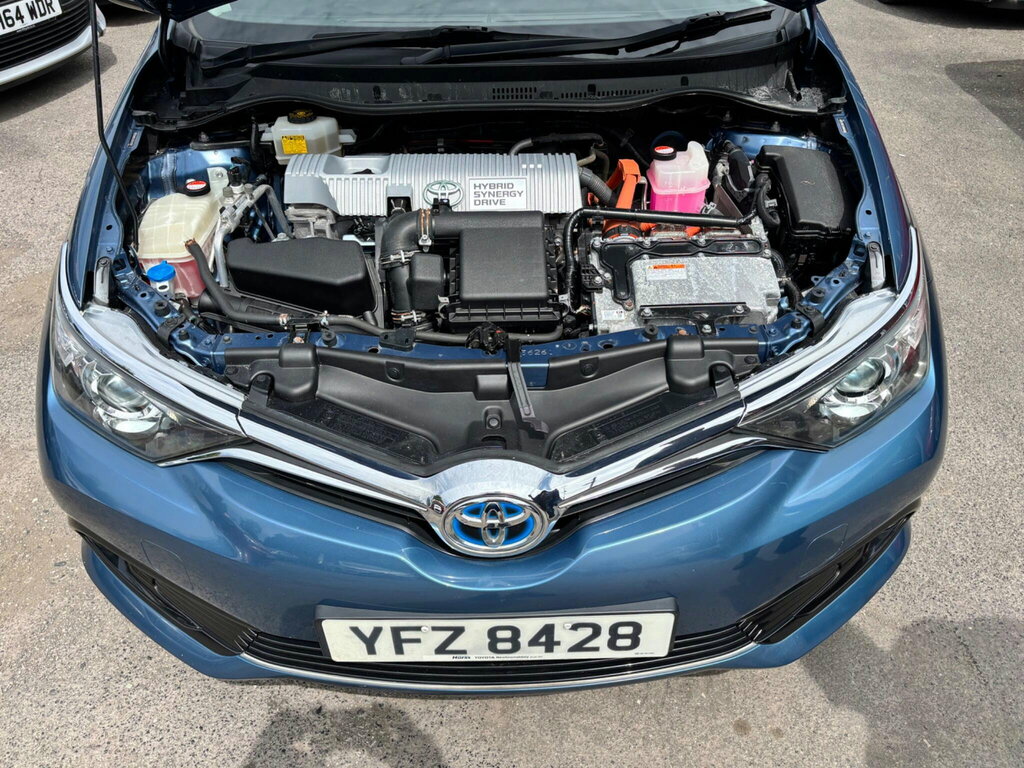 Toyota Auris Auris Icon D-4d Red #19