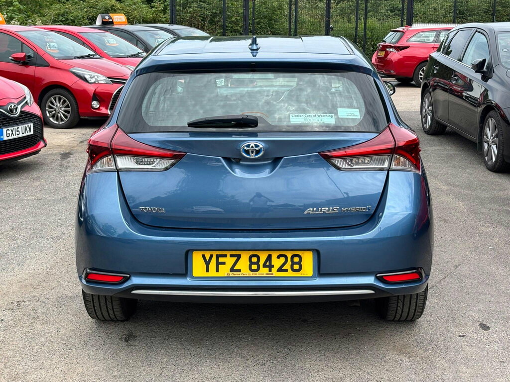 Toyota Auris Auris Icon D-4d Red #25