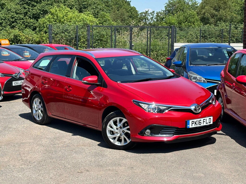 Toyota Auris 1.2 Vvt-i Business Edition Touring Sports Euro 6 Red