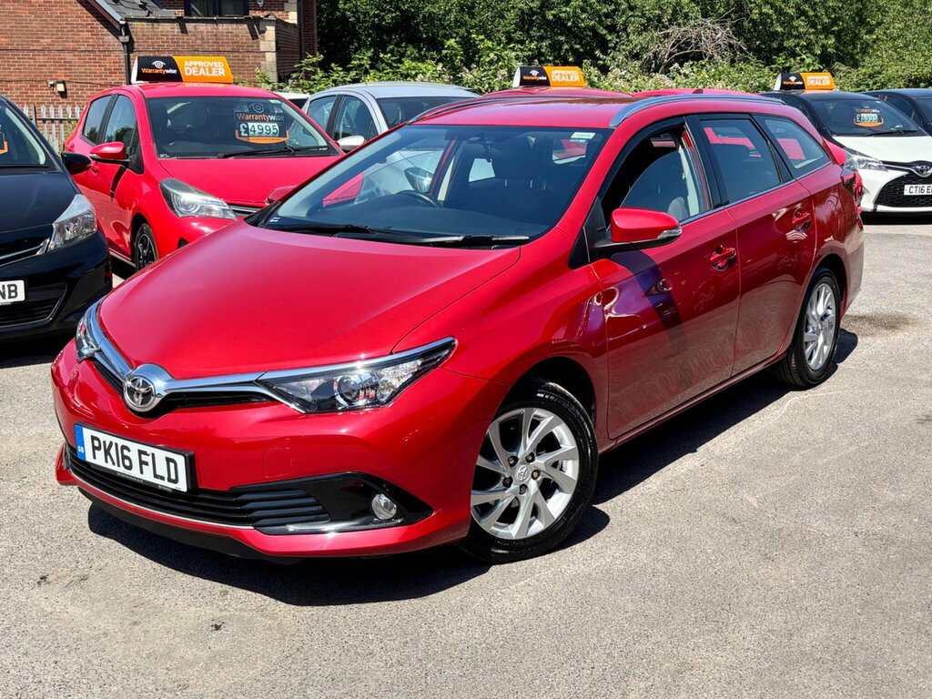 Toyota Auris 1.2 Vvt-i Business Edition Touring Sports Euro 6 Red #4