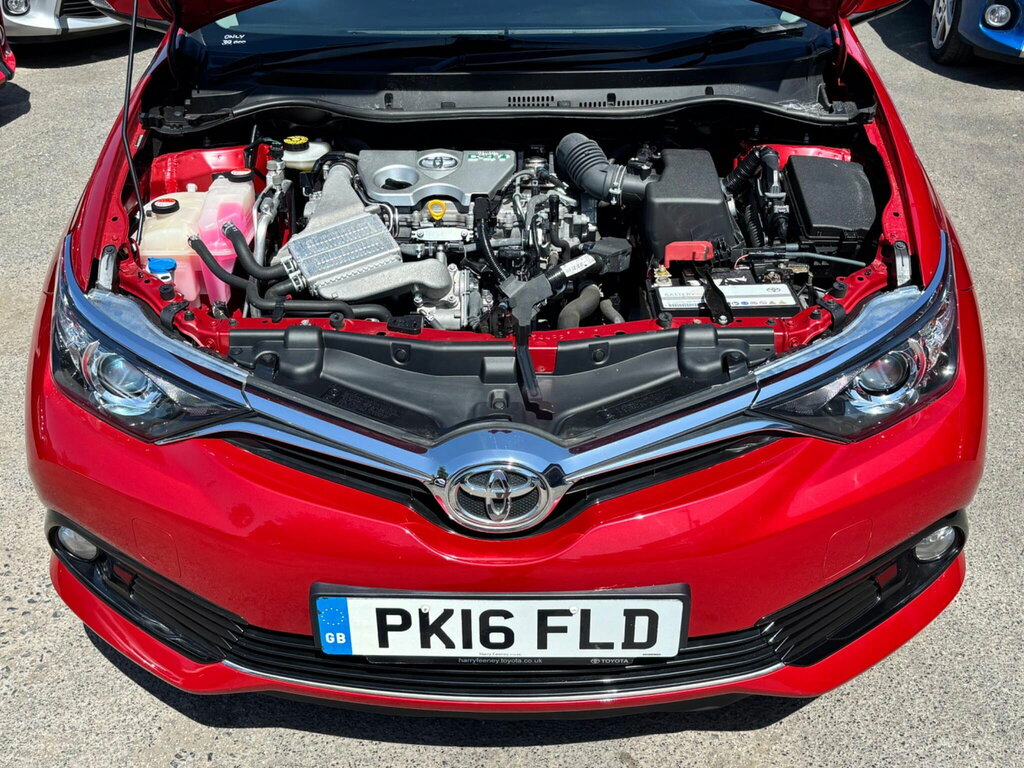 Toyota Auris 1.2 Vvt-i Business Edition Touring Sports Euro 6 Red #3