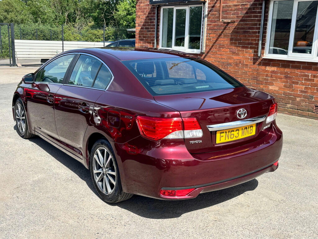 Toyota Avensis 2.0 D-4d Icon Euro 5 Red #4