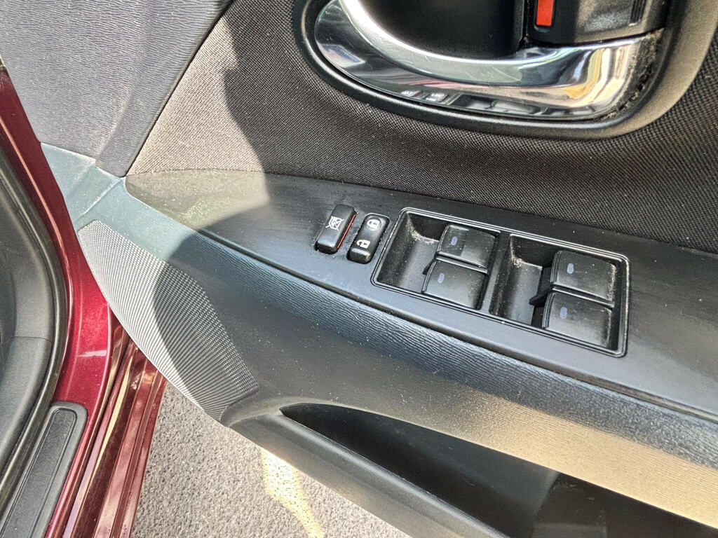 Toyota Avensis 2.0 D-4d Active Silver #45