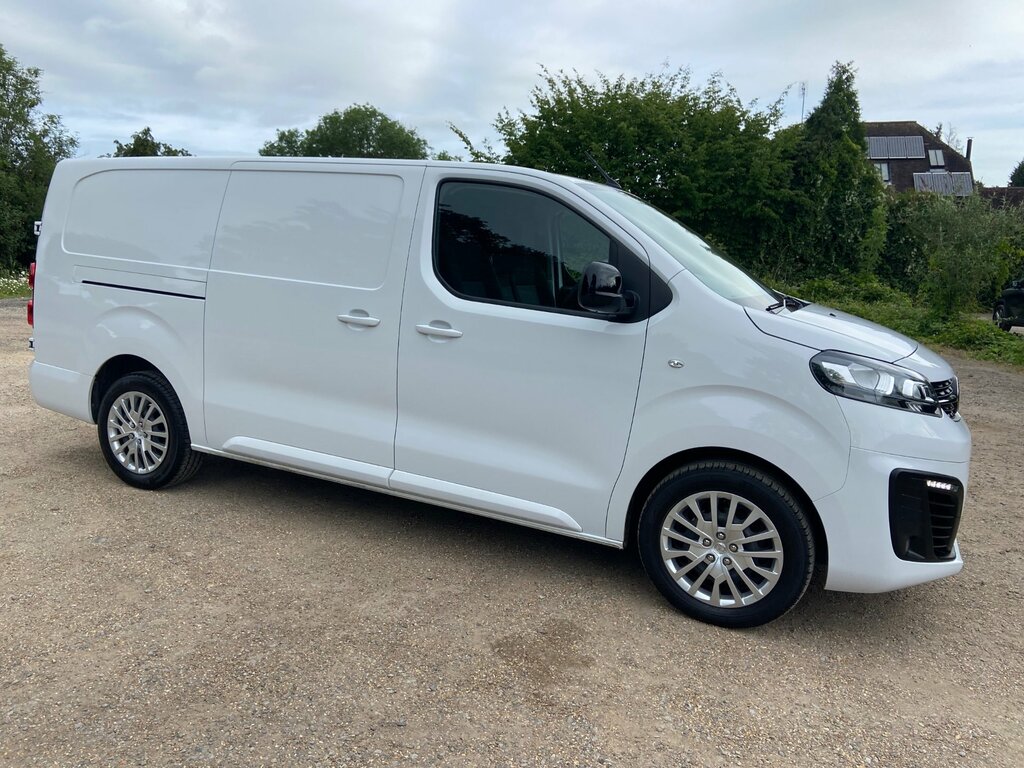 Vauxhall Vivaro 1.5 Turbo D 2900 Pro Panel Van 6Dr L DL23XUD White #4