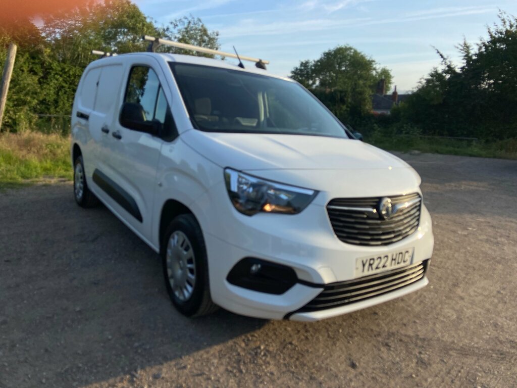 Vauxhall Combo 1.5 Turbo D 2300 Sportive Panel Van Man White #5