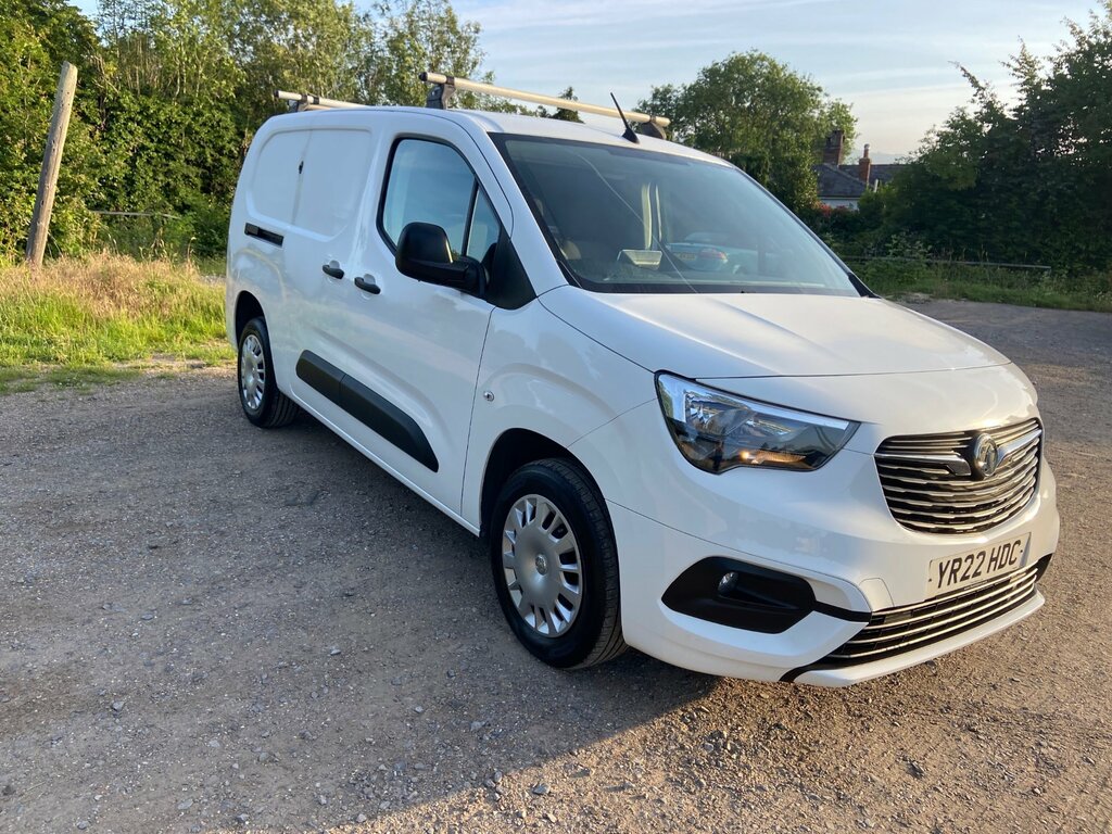 Vauxhall Combo 1.5 Turbo D 2300 Sportive Panel Van Man White
