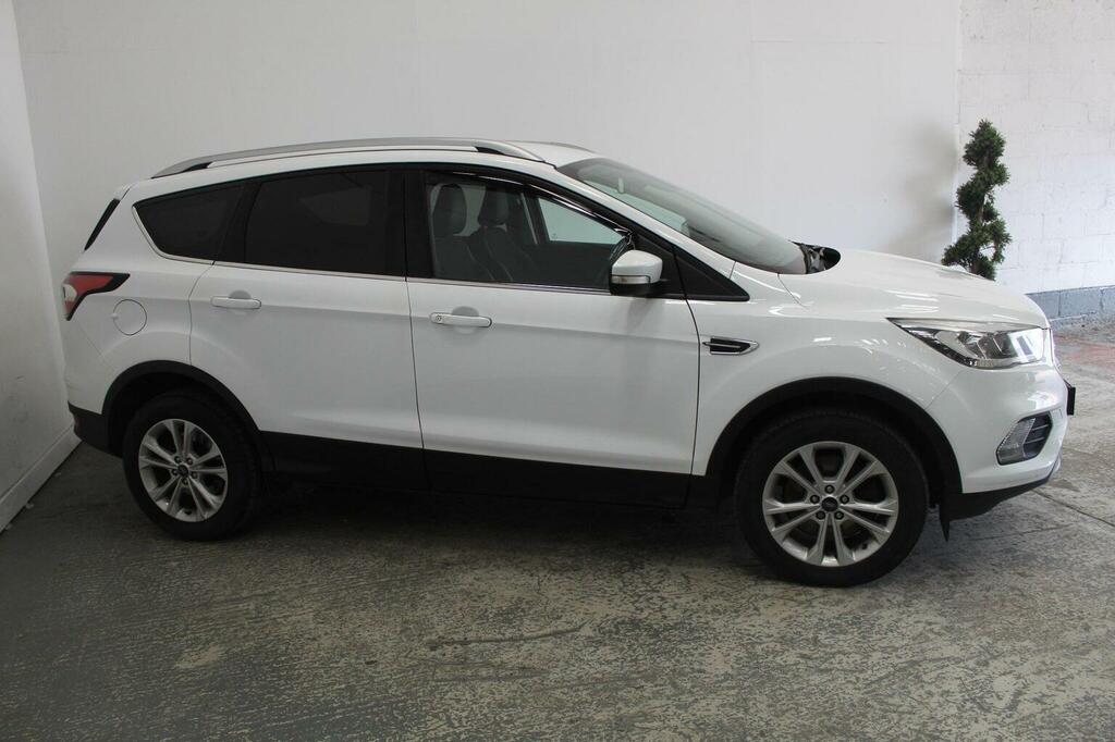Ford Kuga Suv 2.0 Tdci Titanium Euro 6 Ss 201818 CU18ZNN White #3