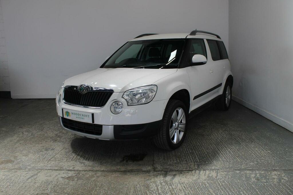 Skoda Yeti Suv 2.0 Tdi Se Dsg 4Wd Euro 5 201313 White #2